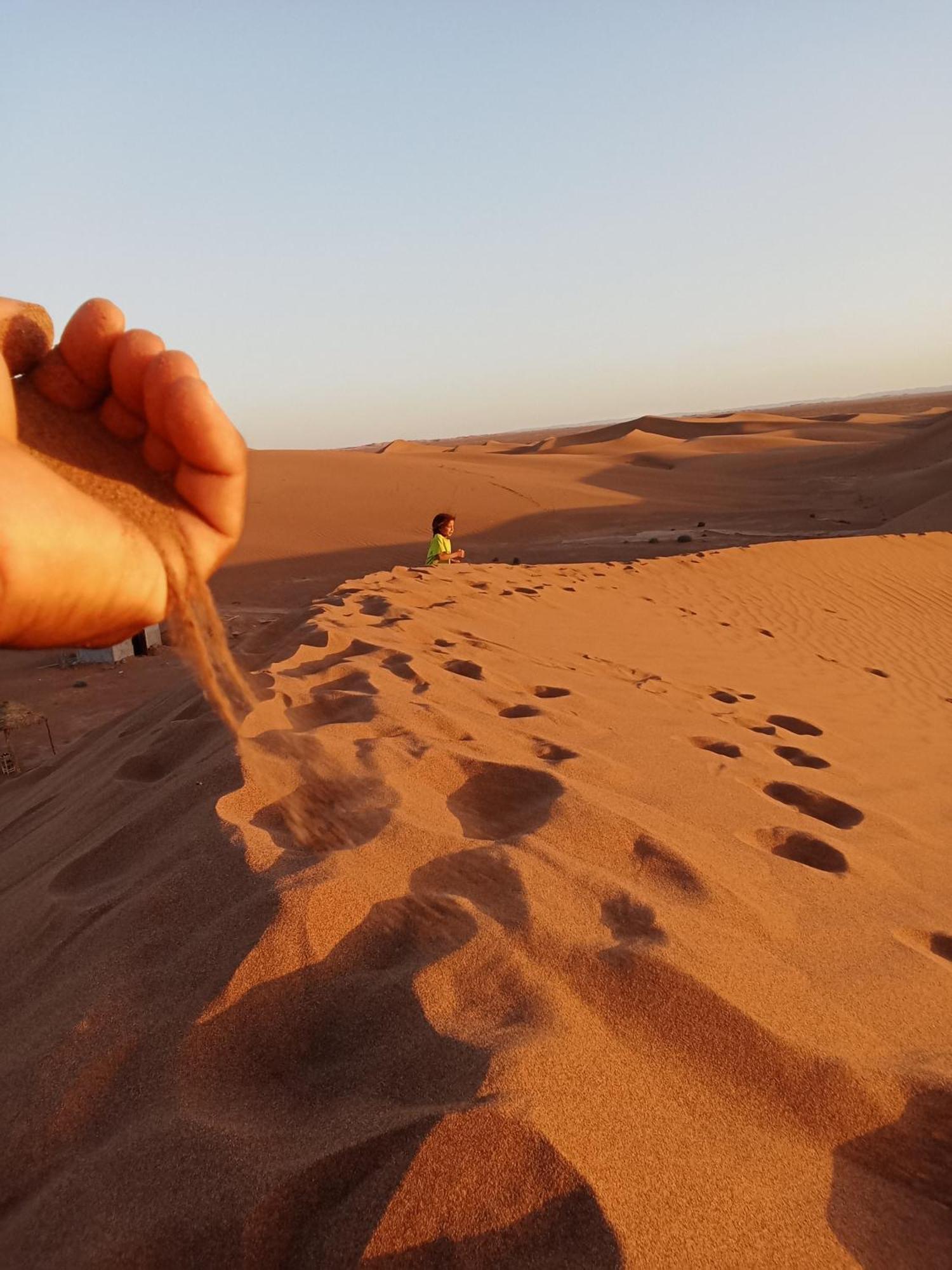 ホテル Bivouac Cote-Iriki Foum Zguid エクステリア 写真