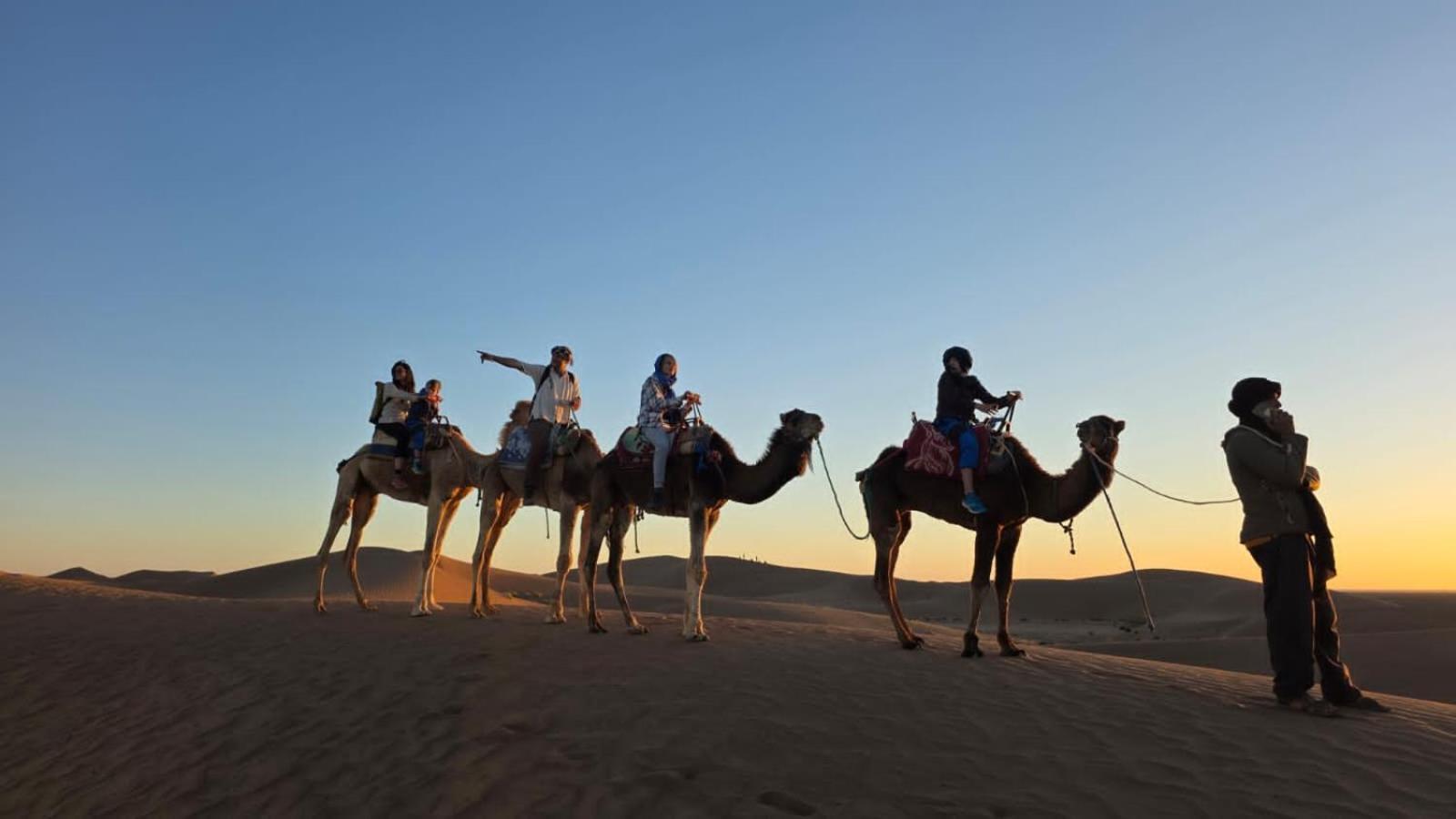 ホテル Bivouac Cote-Iriki Foum Zguid エクステリア 写真