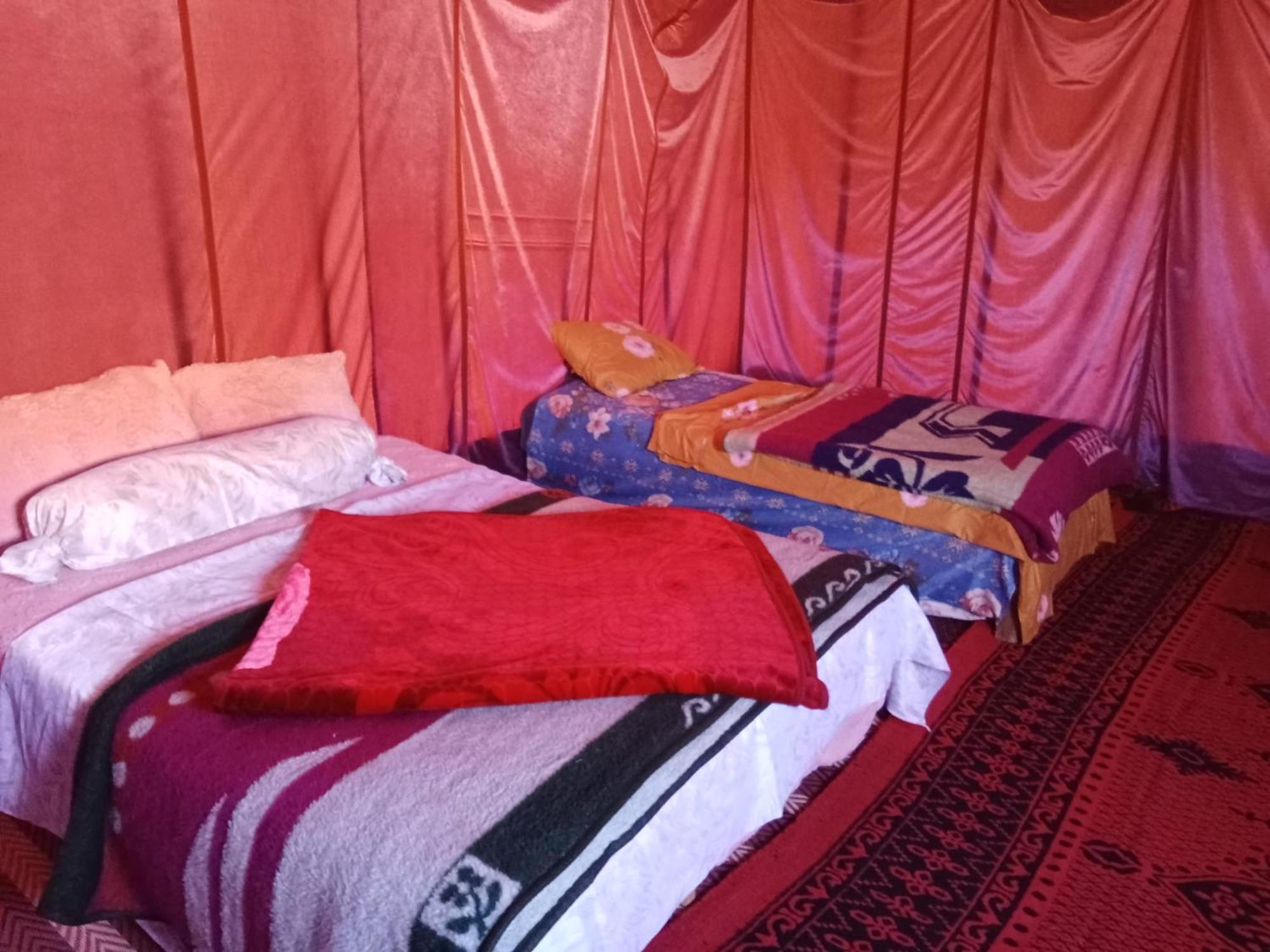 ホテル Bivouac Cote-Iriki Foum Zguid エクステリア 写真