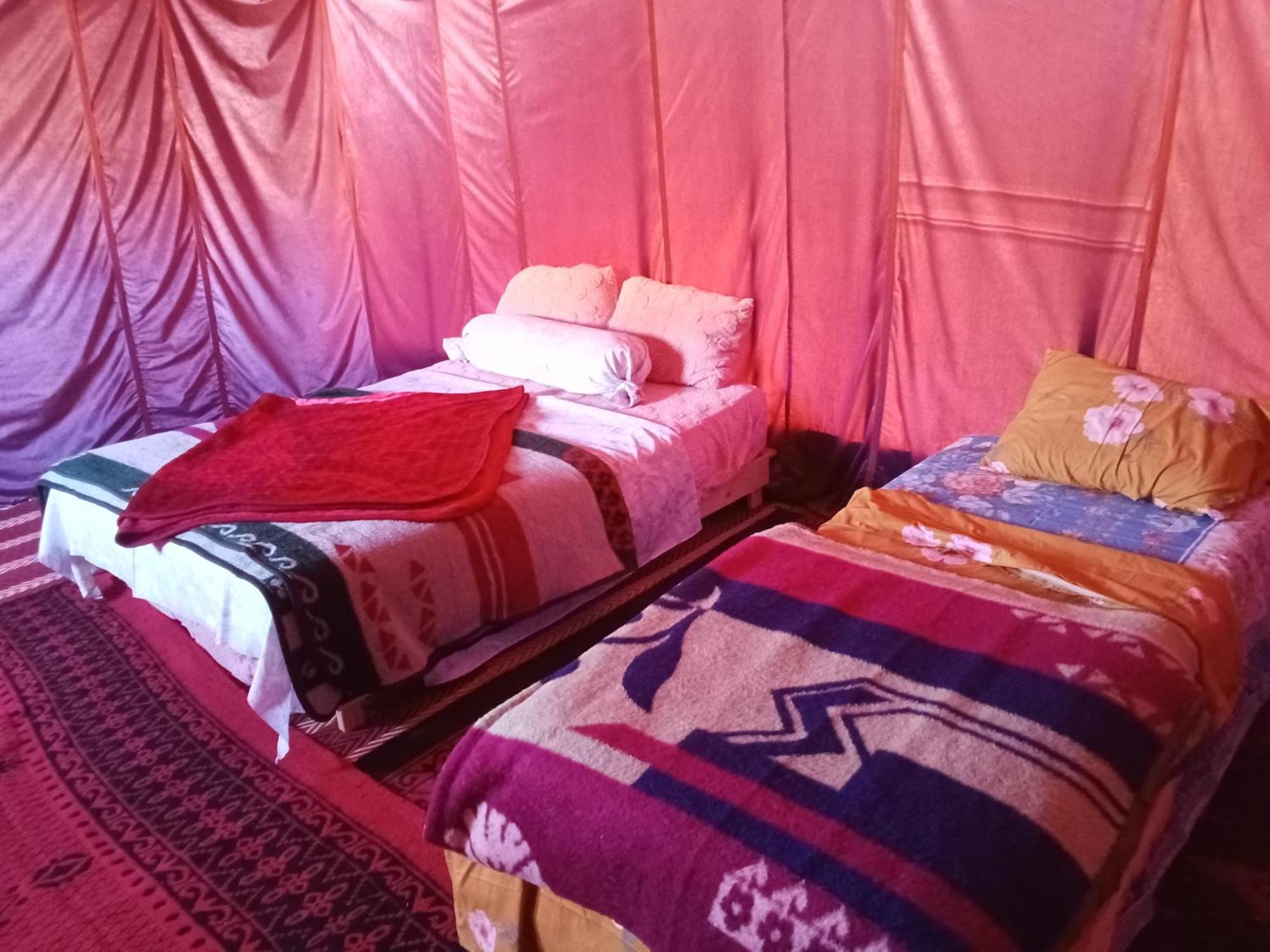 ホテル Bivouac Cote-Iriki Foum Zguid エクステリア 写真