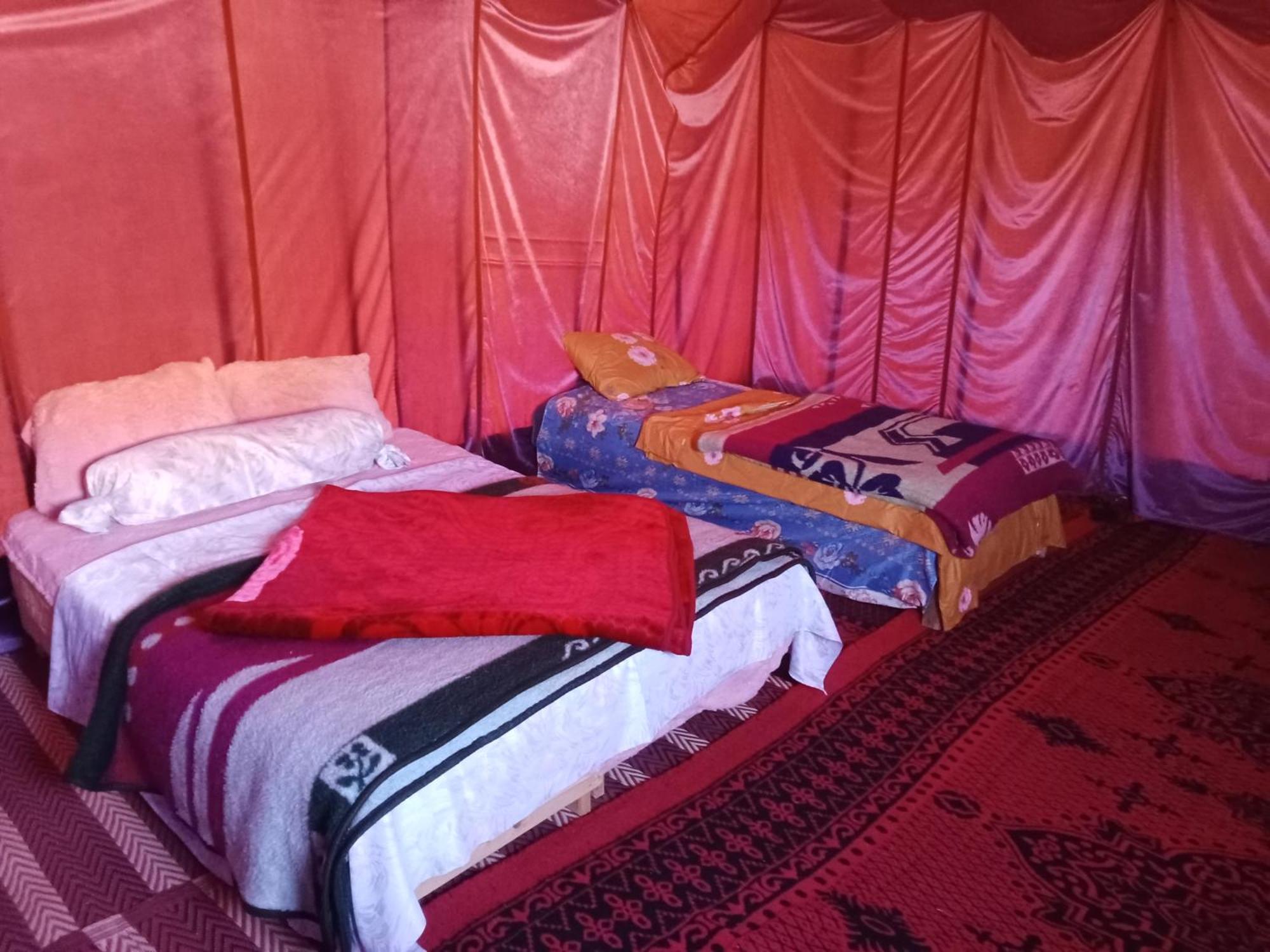 ホテル Bivouac Cote-Iriki Foum Zguid エクステリア 写真